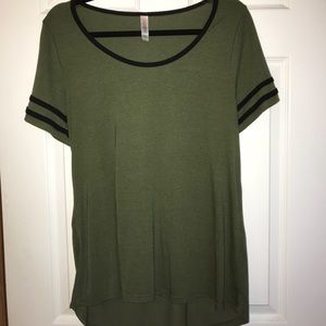 M Lularoe Classic T
